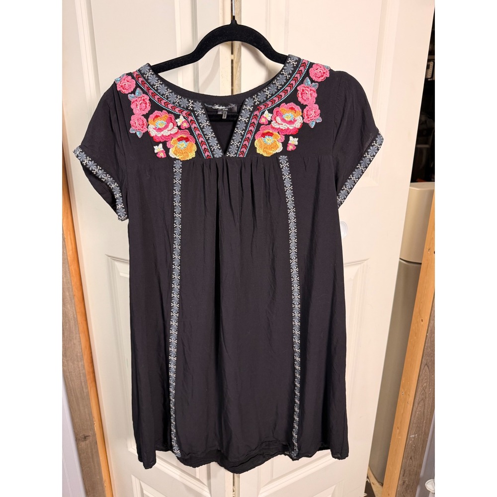 Andree by Unit Women Black Embroidered Floral Boho Shift Dress Small